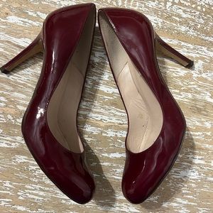 LK Bennett maroon heels worn only a handful of times. Size 39 (8).